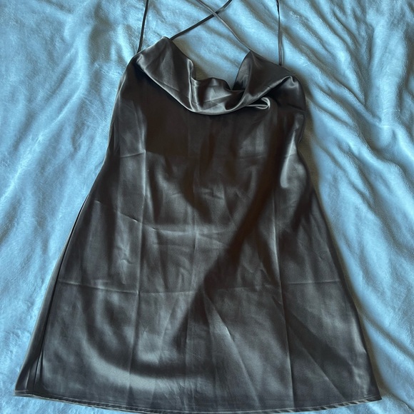 H&M Dresses & Skirts - Chic Chocolate 🍫 Mini Dress